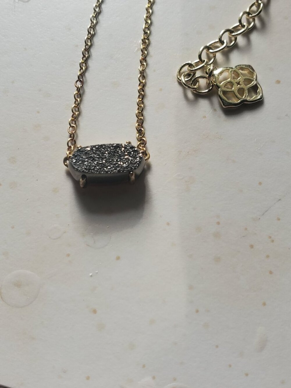 Kendra Scott necklace